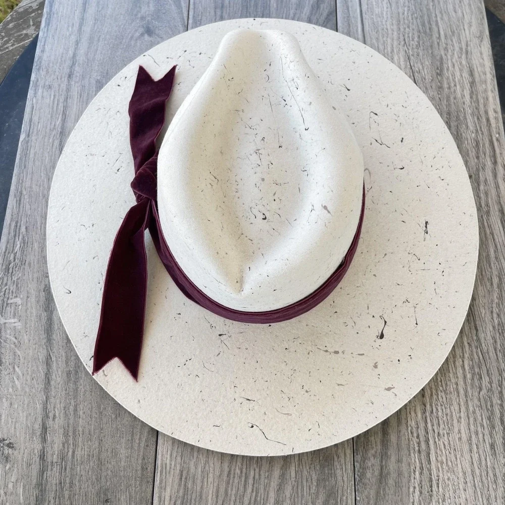 Rockin C Jaelyn Hat Women White Maroon Medium Velvet Band Cowgirl Fitted Western